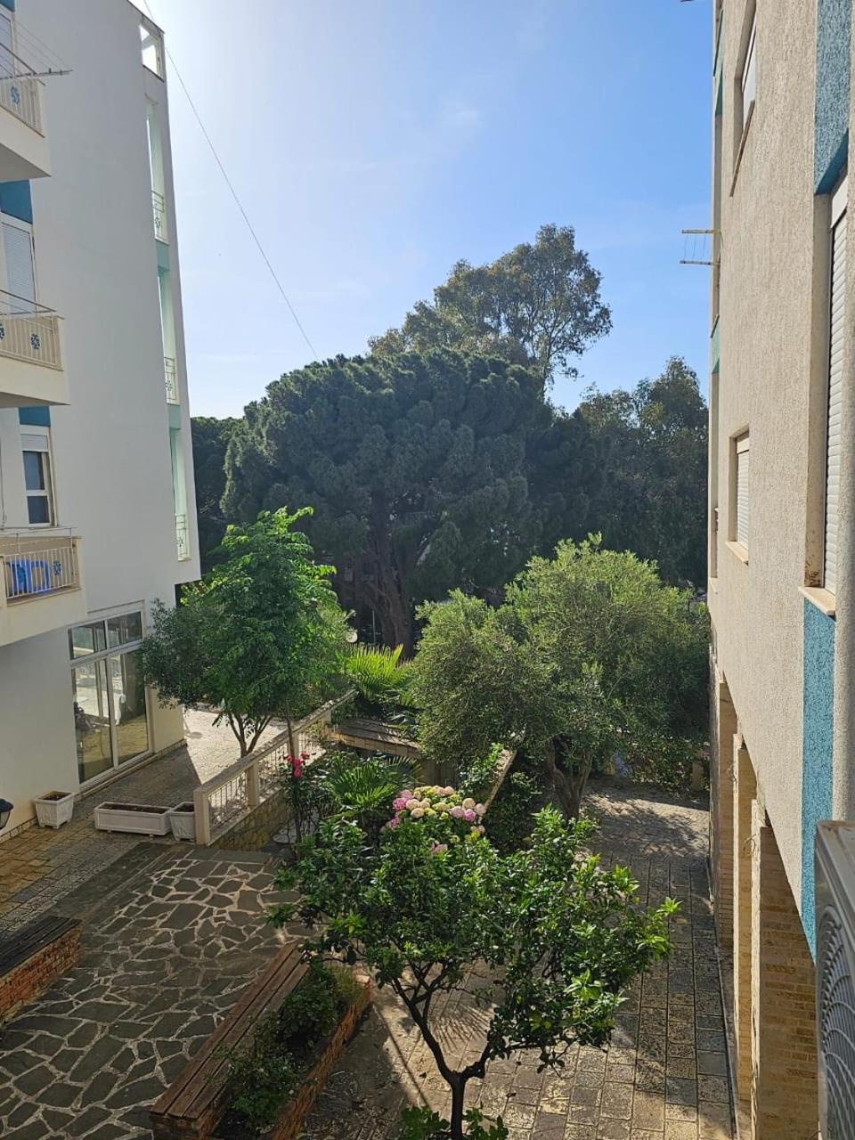 Redsun Apartment Vlorë Eksteriør bilde